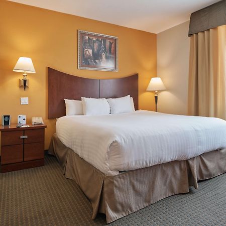 Wingate By Wyndham Chihuahua Hotel Bagian luar foto