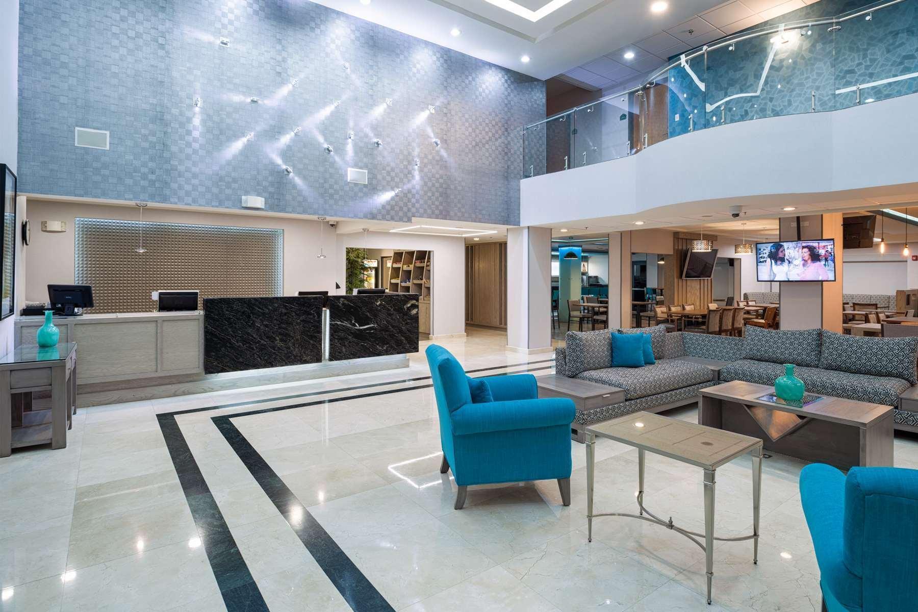 Wingate By Wyndham Chihuahua Hotel Bagian luar foto