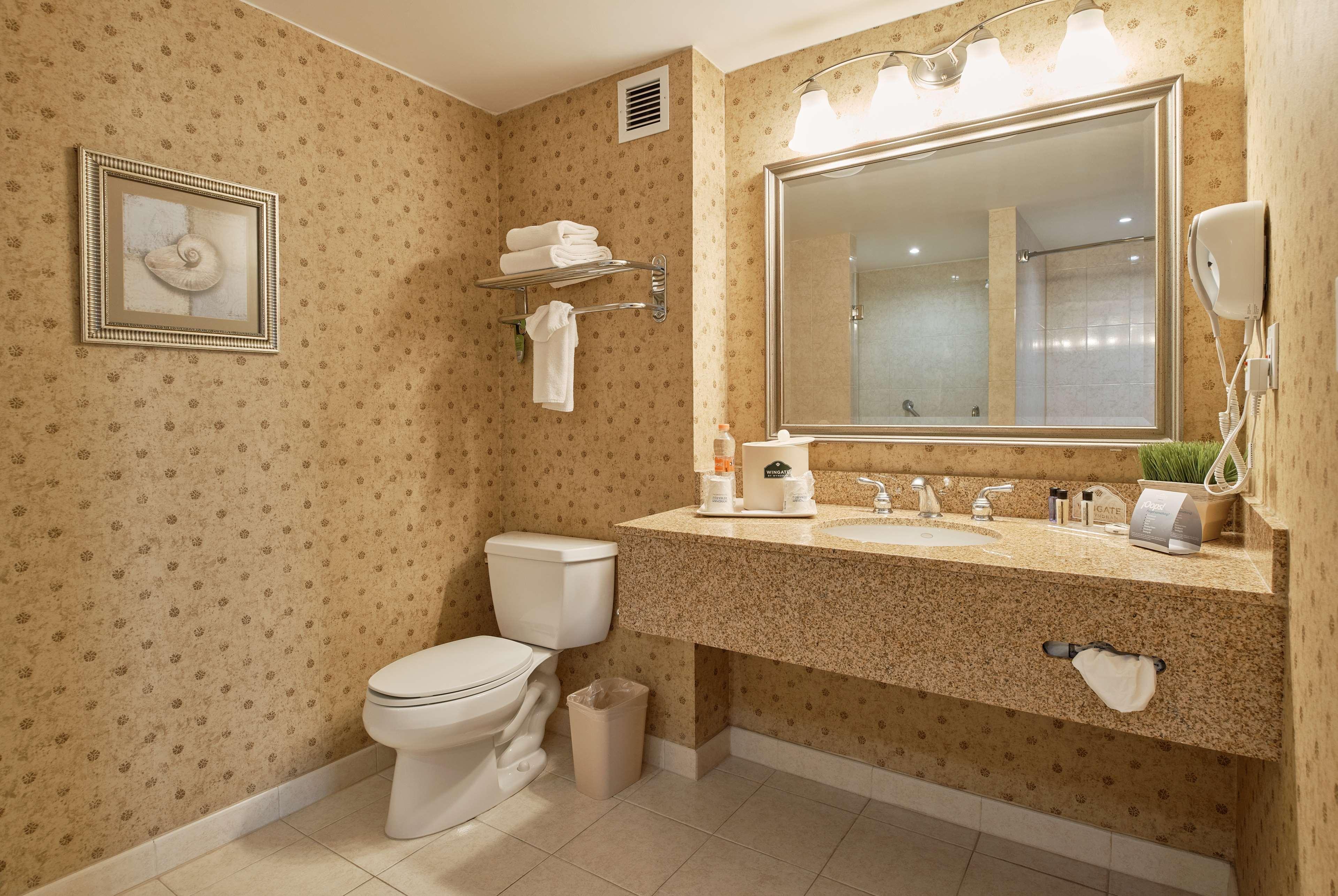Wingate By Wyndham Chihuahua Hotel Bagian luar foto