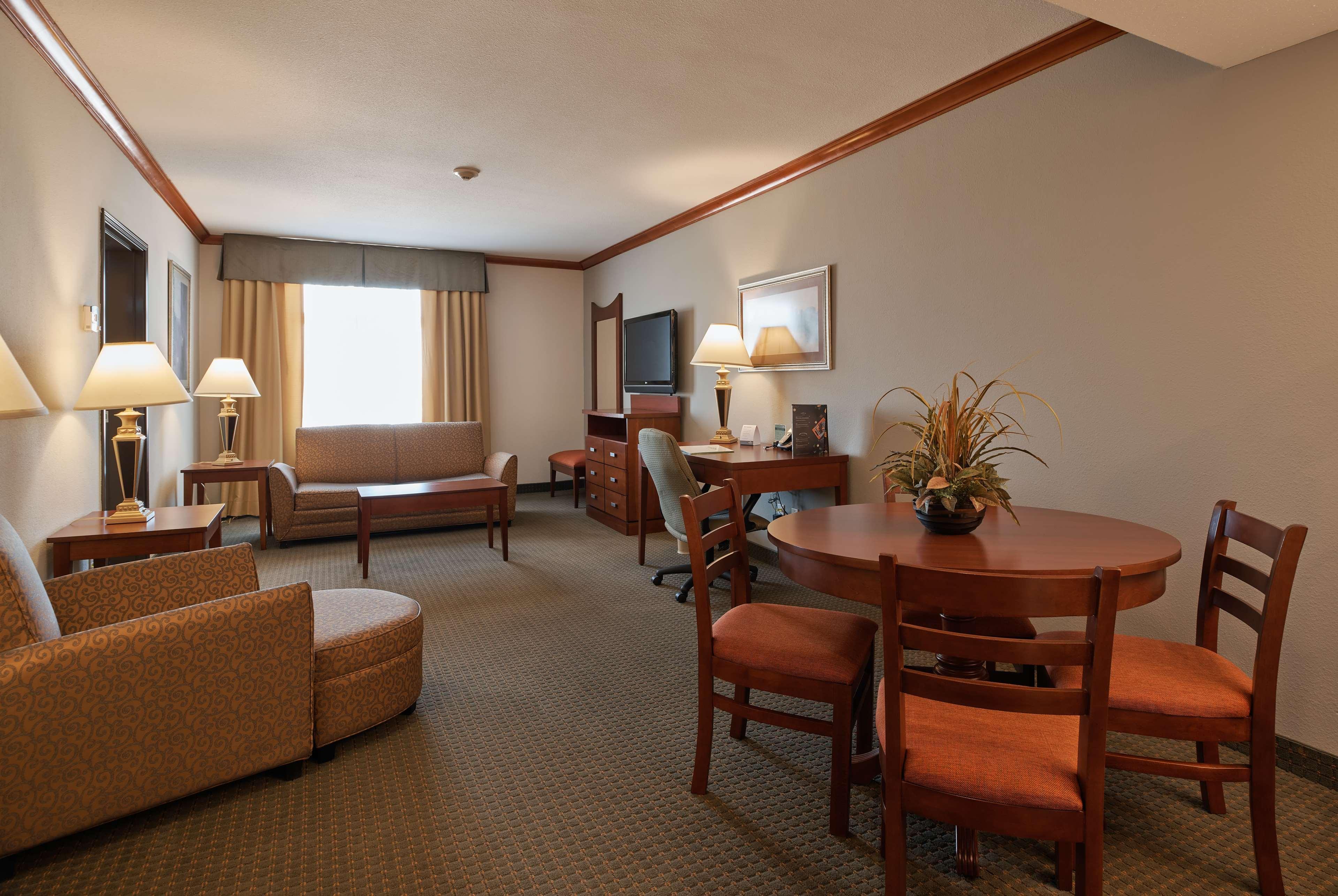 Wingate By Wyndham Chihuahua Hotel Bagian luar foto