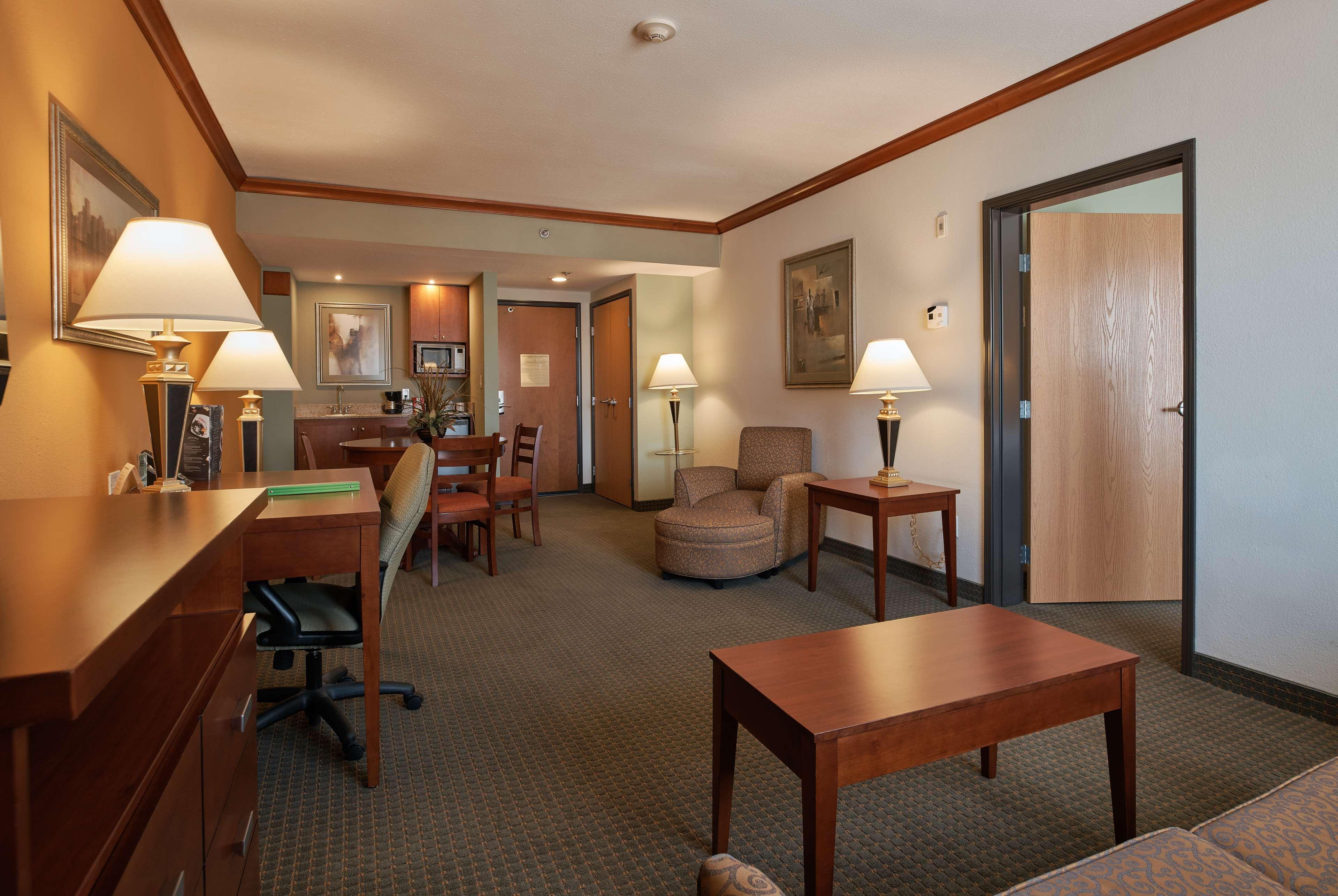 Wingate By Wyndham Chihuahua Hotel Bagian luar foto