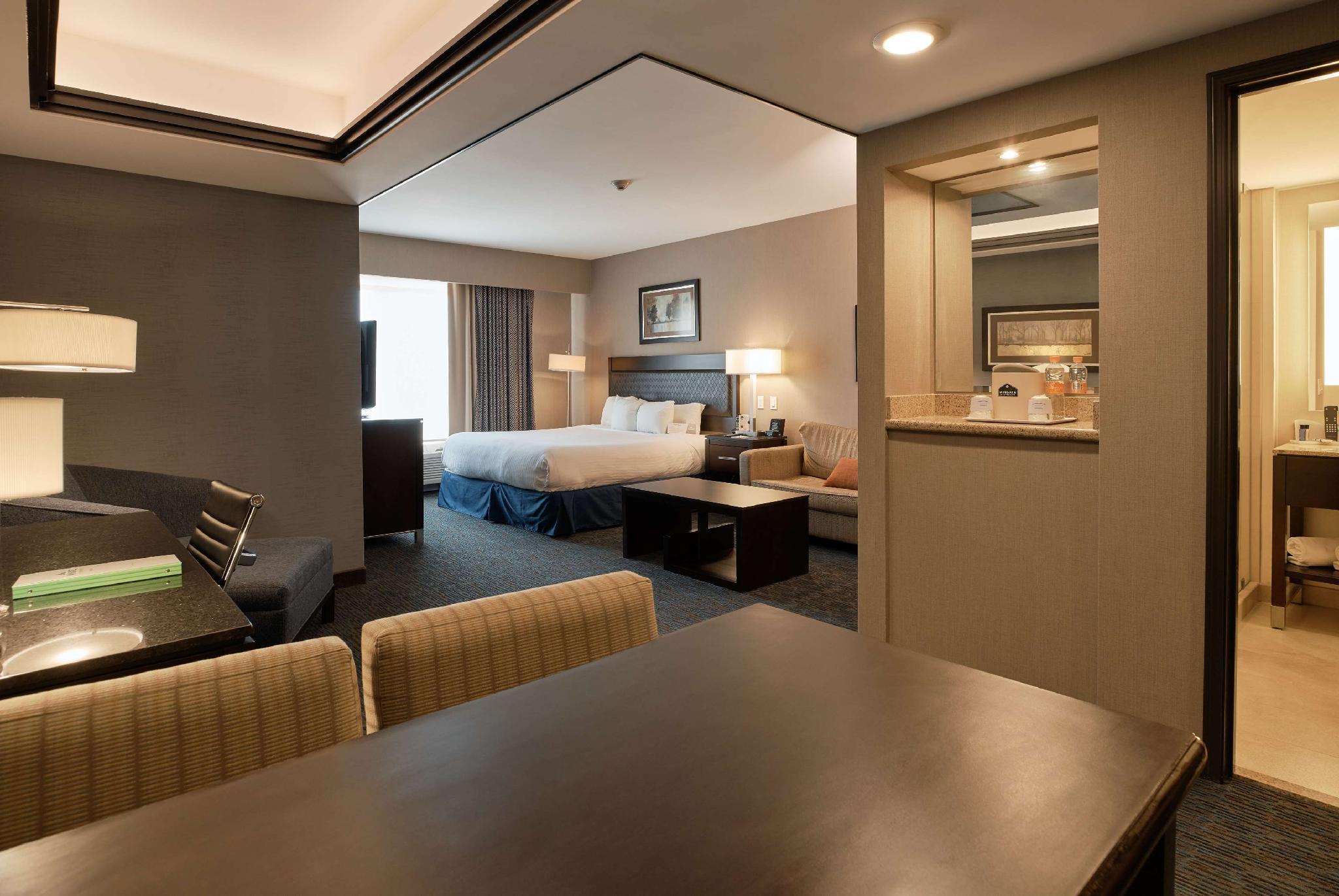 Wingate By Wyndham Chihuahua Hotel Bagian luar foto