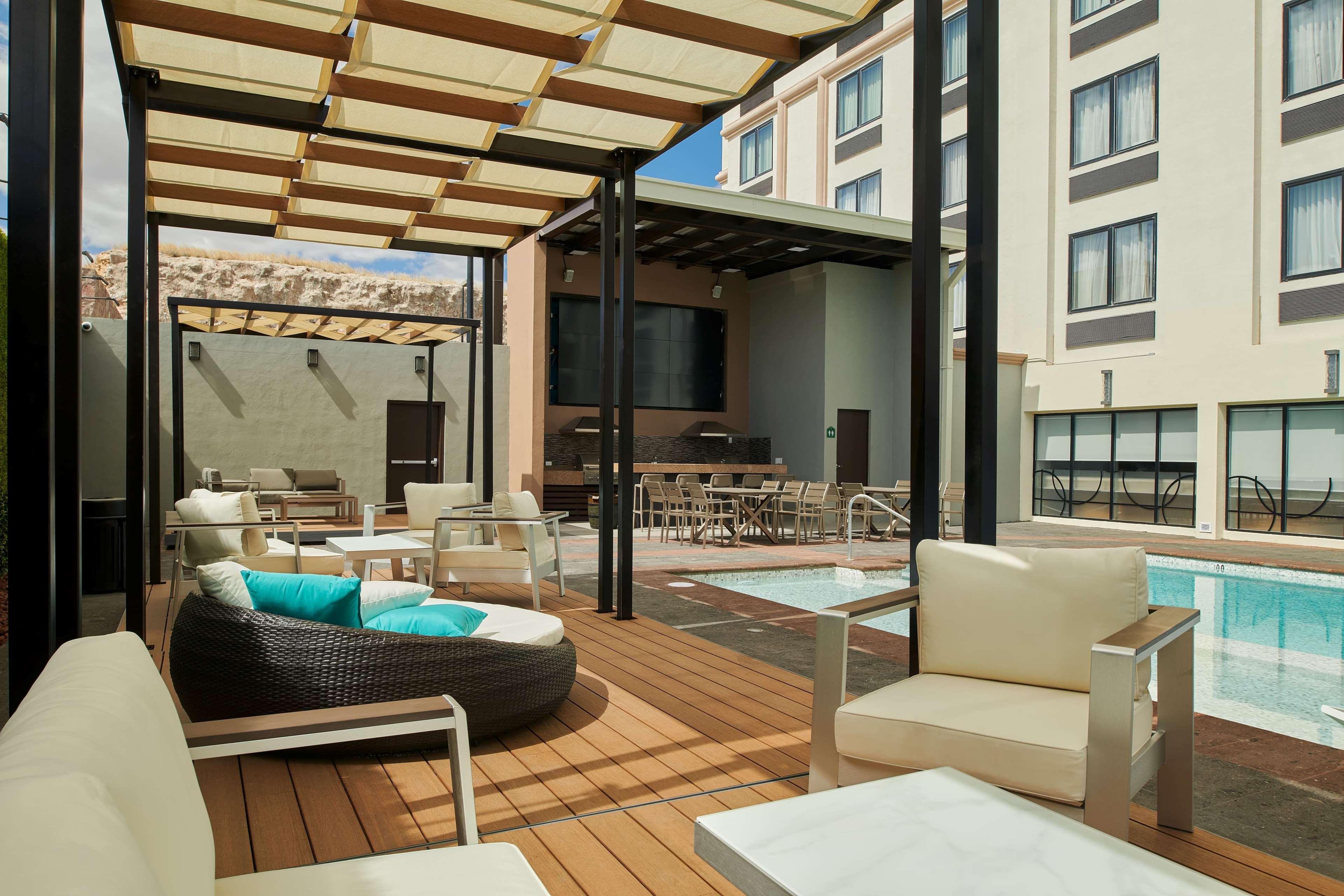 Wingate By Wyndham Chihuahua Hotel Bagian luar foto