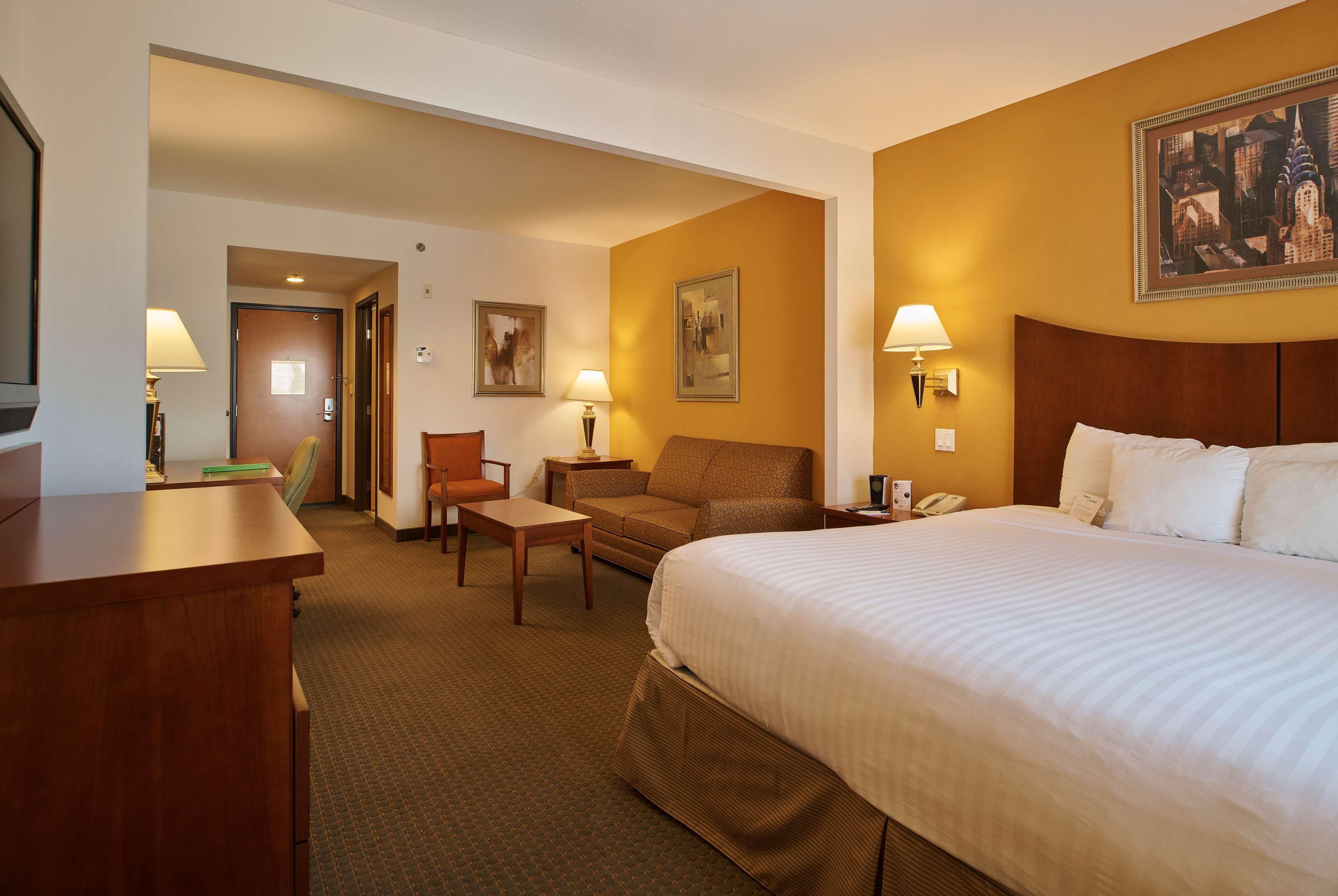 Wingate By Wyndham Chihuahua Hotel Bagian luar foto