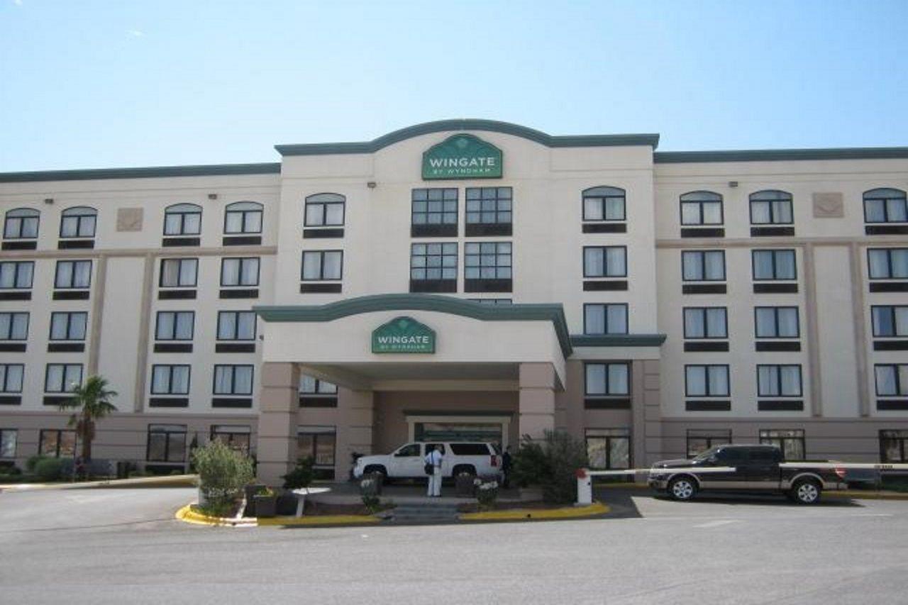 Wingate By Wyndham Chihuahua Hotel Bagian luar foto