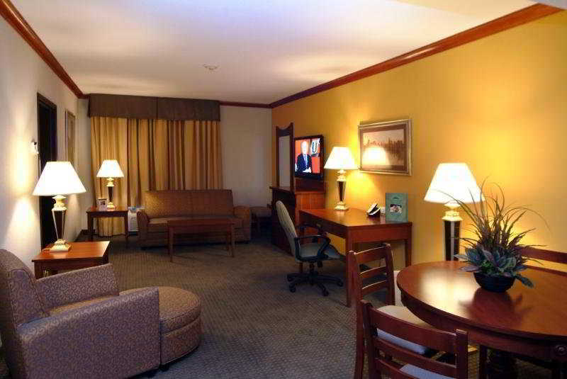 Wingate By Wyndham Chihuahua Hotel Bagian luar foto