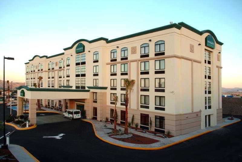 Wingate By Wyndham Chihuahua Hotel Bagian luar foto