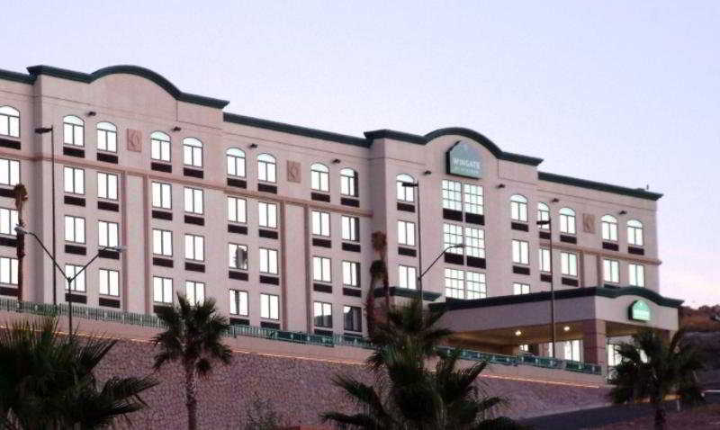 Wingate By Wyndham Chihuahua Hotel Bagian luar foto
