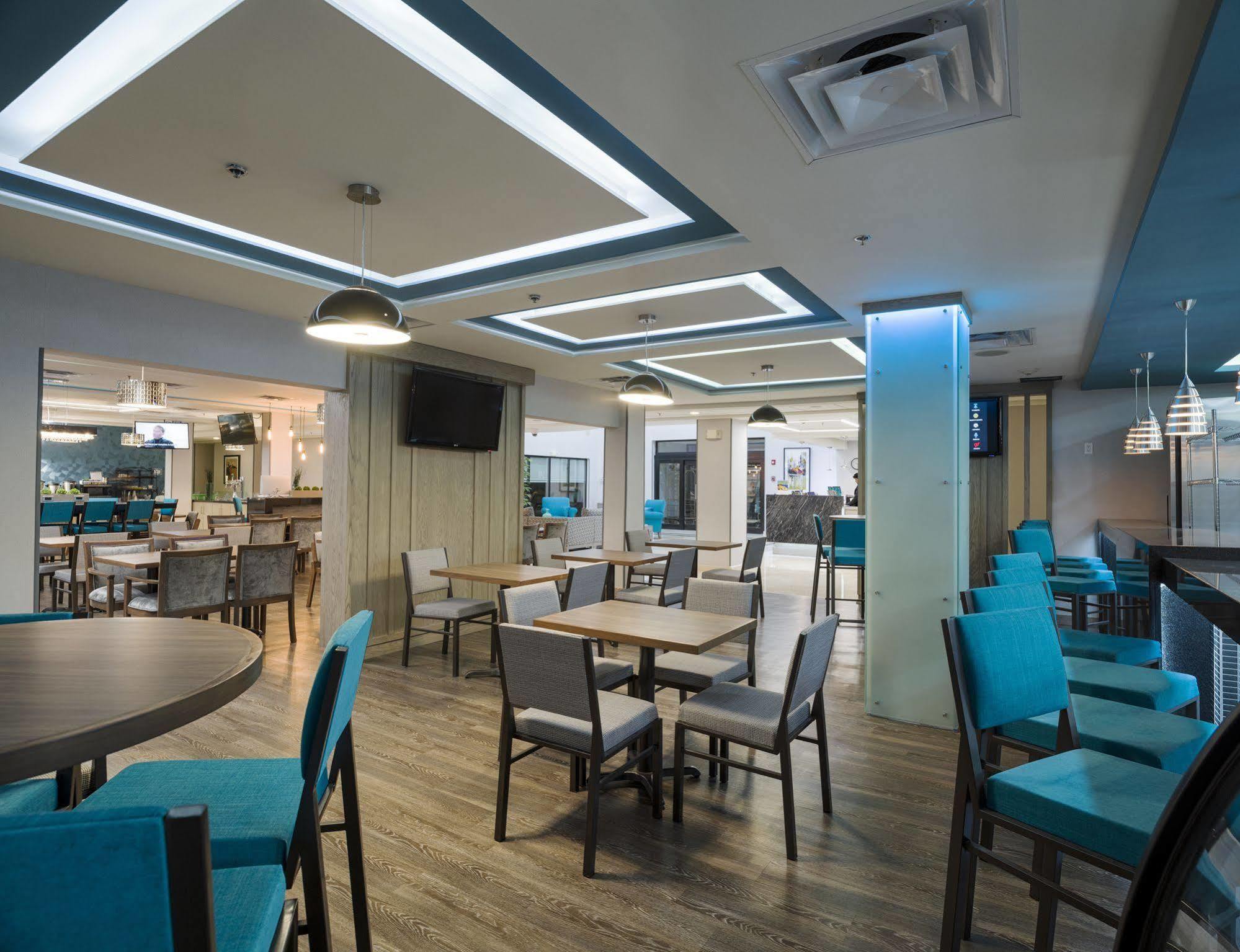 Wingate By Wyndham Chihuahua Hotel Bagian luar foto
