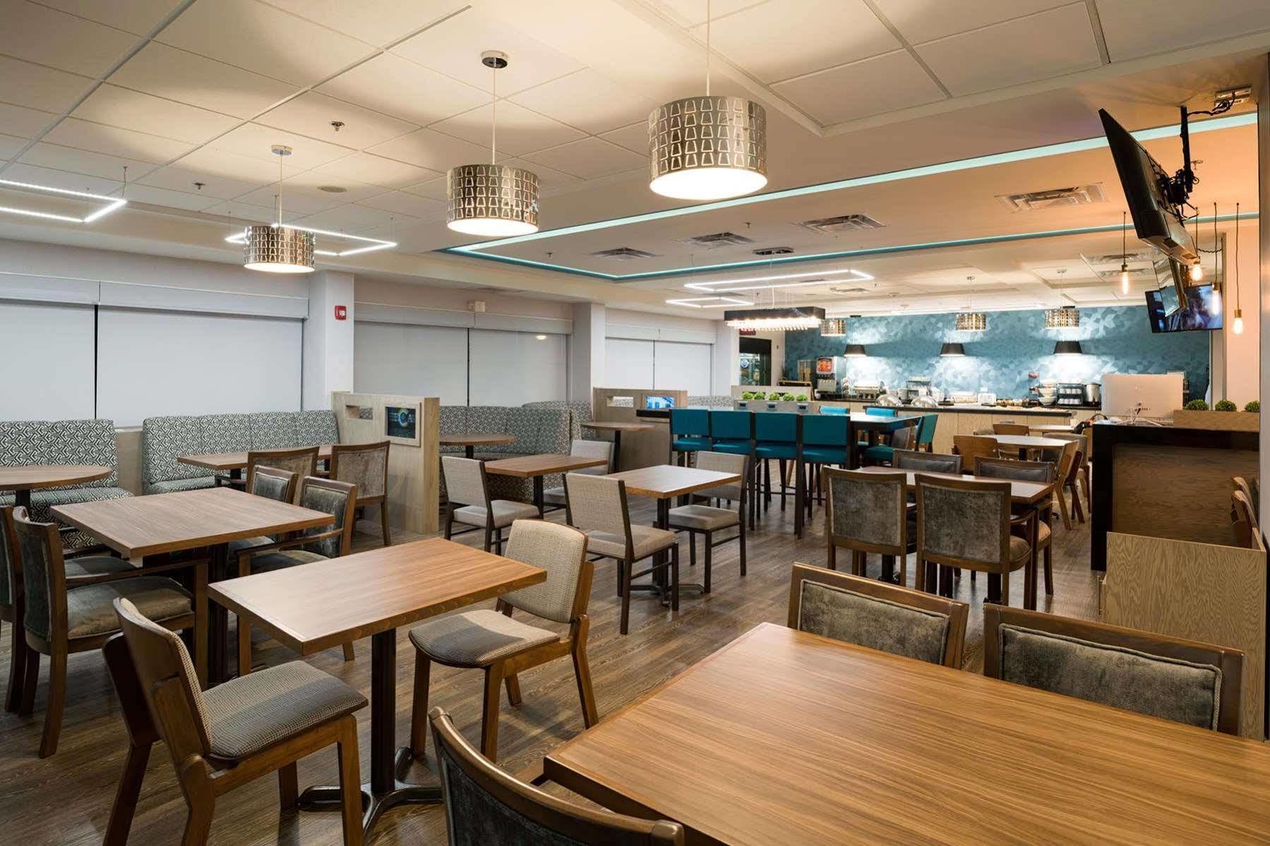 Wingate By Wyndham Chihuahua Hotel Bagian luar foto