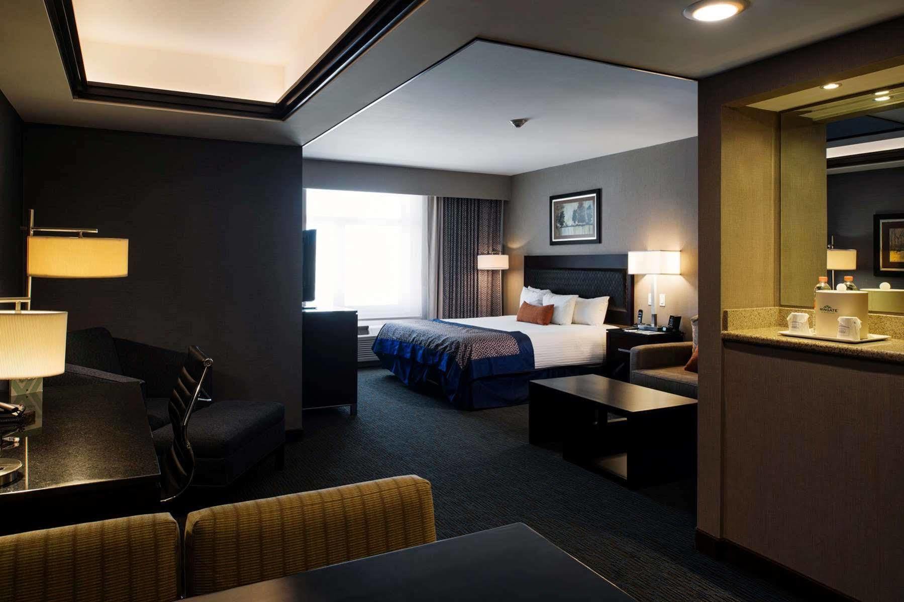 Wingate By Wyndham Chihuahua Hotel Bagian luar foto