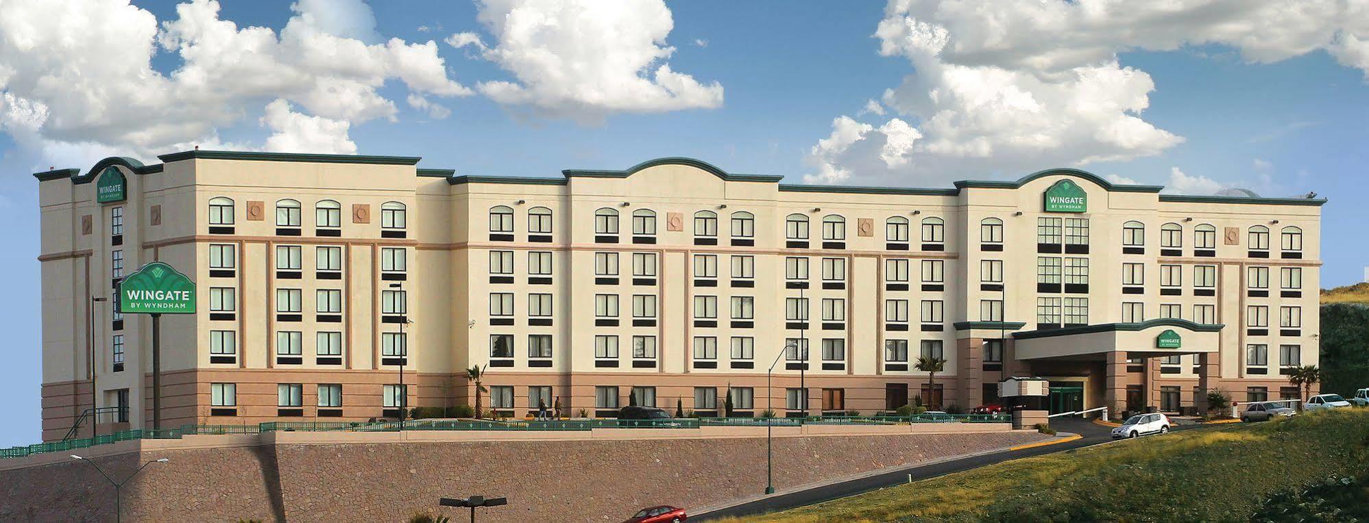 Wingate By Wyndham Chihuahua Hotel Bagian luar foto