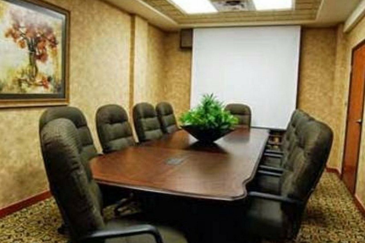 Wingate By Wyndham Chihuahua Hotel Bagian luar foto